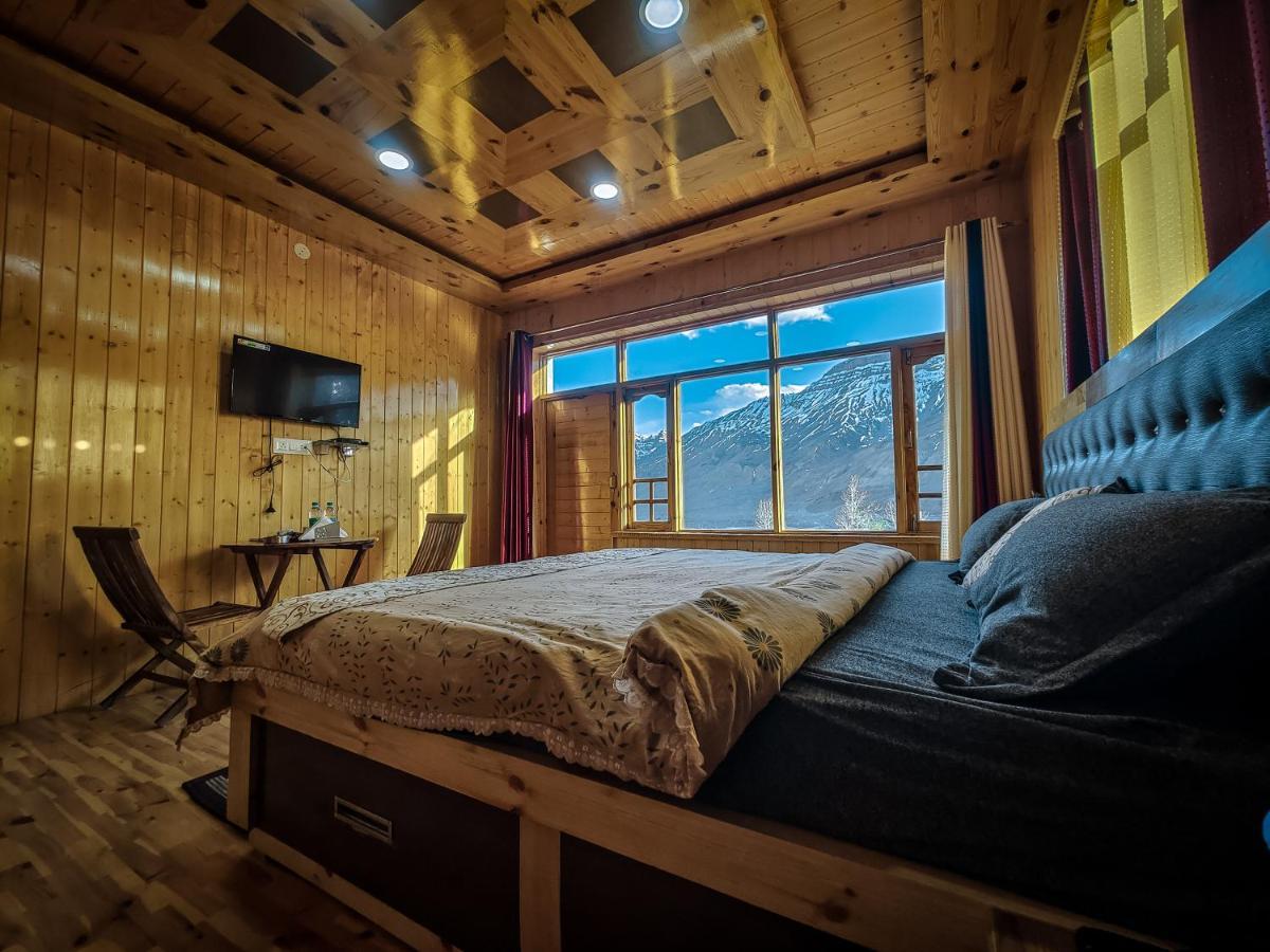 Hotel The Alpinist Cafe And Retreat Kaza Esterno foto