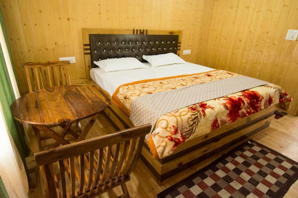 Hotel The Alpinist Cafe And Retreat Kaza Esterno foto