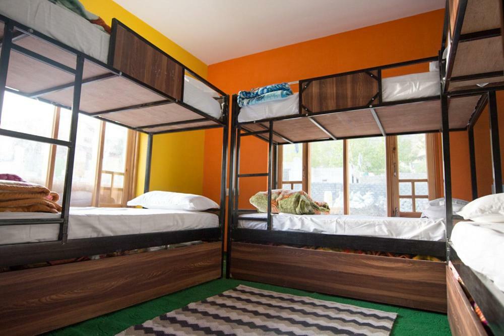 Hotel The Alpinist Cafe And Retreat Kaza Esterno foto